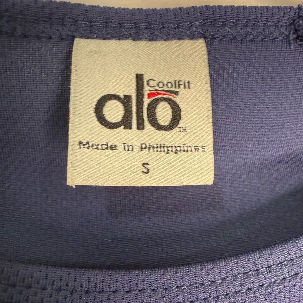 ALO Women’s Cool Fit Crew Neck Long Sleeve Shirt Yoga Active Blue - Small - Picture 3 of 7